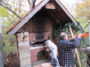 Bäckerei erstellt Holzofenbrot